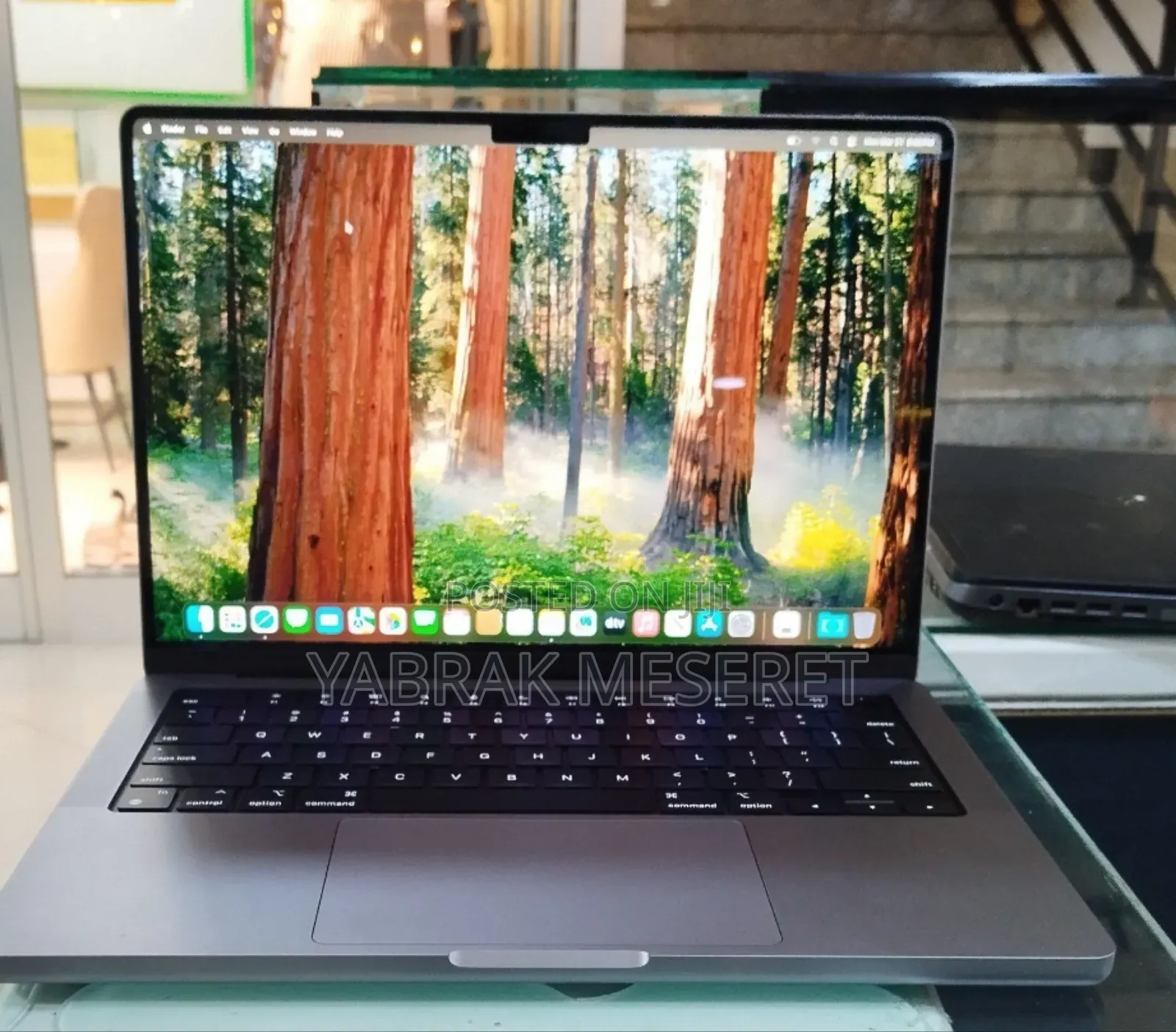 New Laptop Apple MacBook Pro M1 16GB Apple M1 Pro SSD 1T