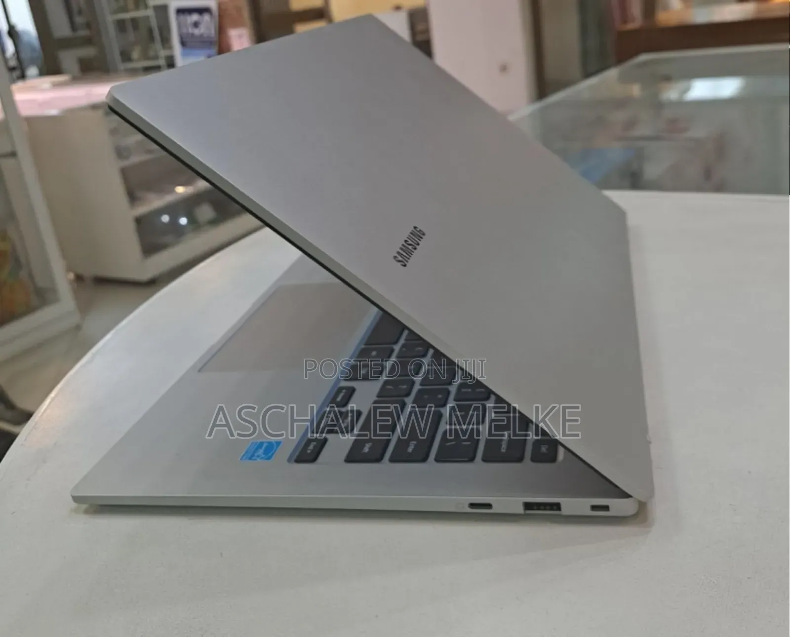 New Laptop Samsung Galaxy Book 2 4GB SSD 128GB