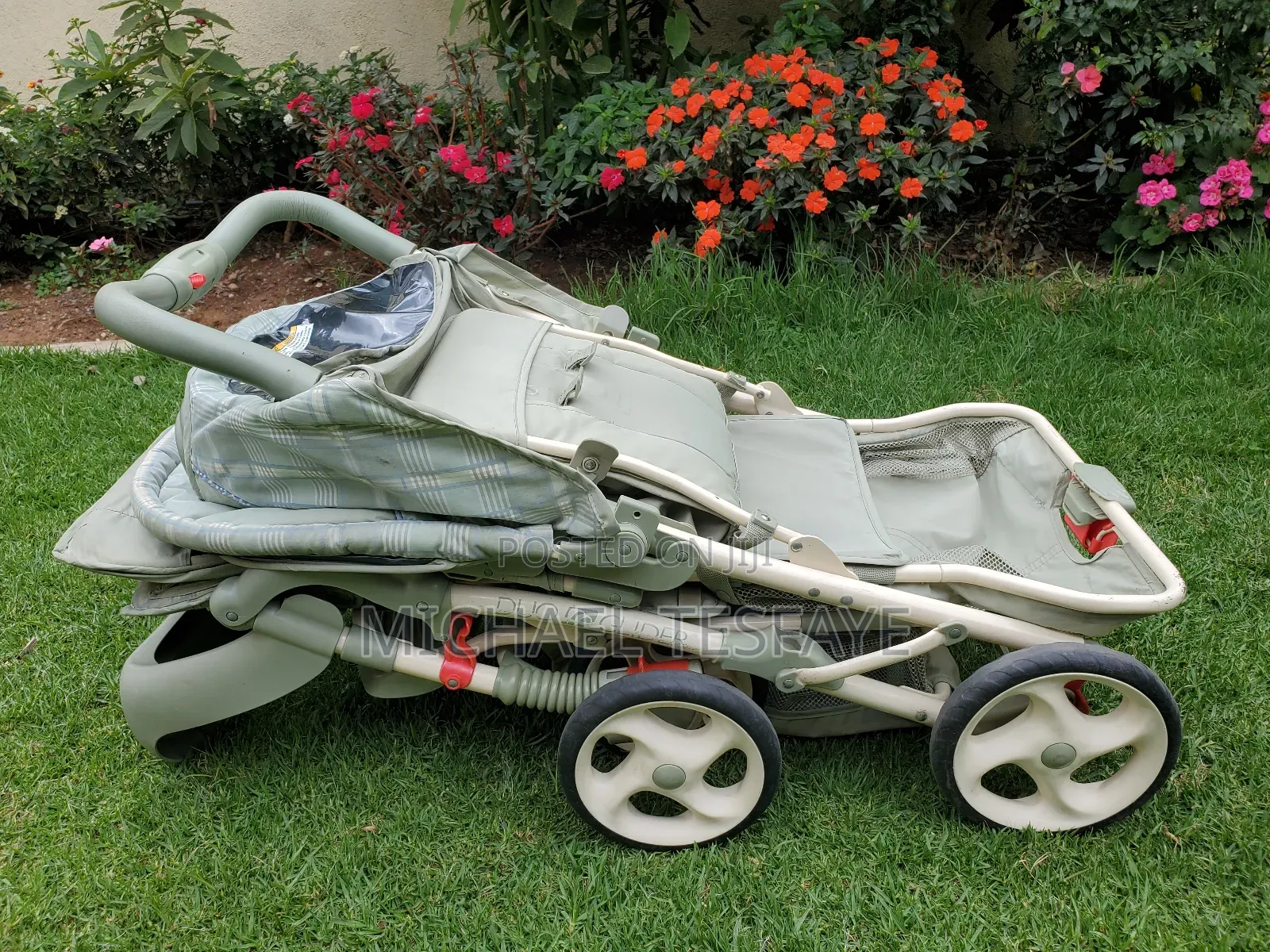 Graco Duo Glider: Twins/Two Childrens Stroller
