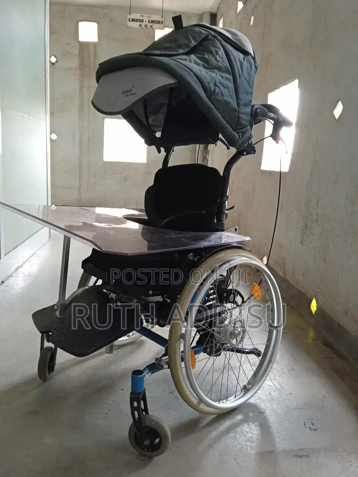 የህፃናት መመገቢያ ያለው ባለ ቀበቶ Wheelchair11wheelchair87wheelchair