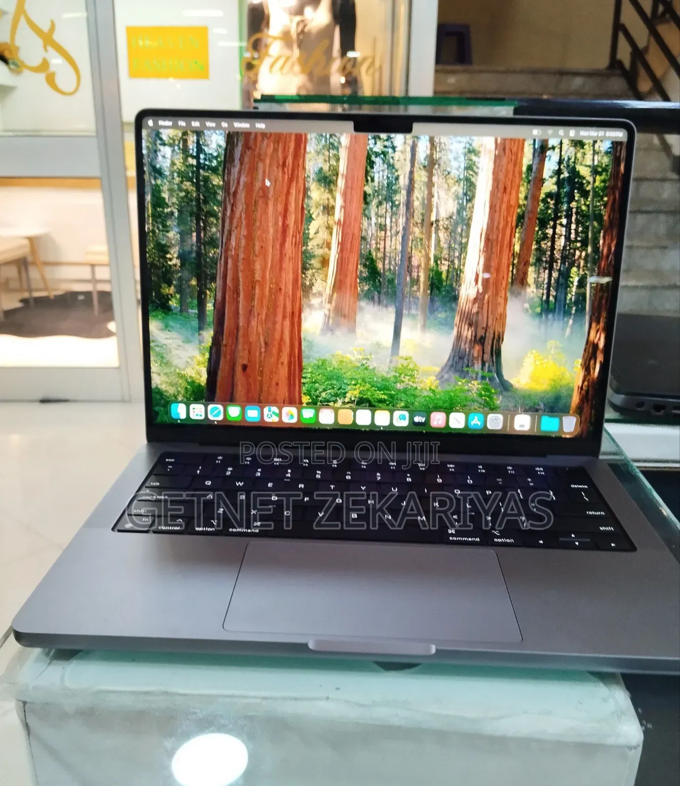 New Laptop Apple MacBook Pro M1 16GB Apple M1 Pro SSD 512GB