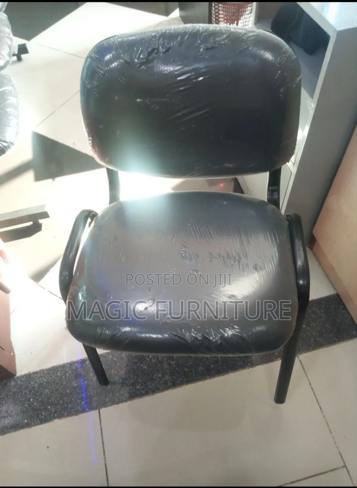 Gust Chair With Out Arm