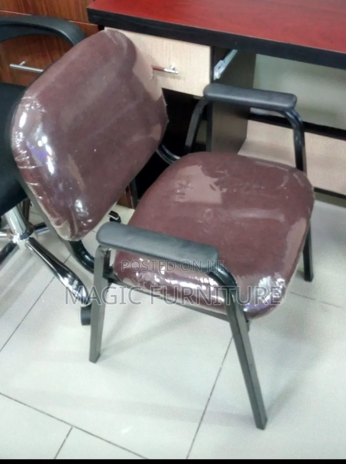 Gust Chair With Arm