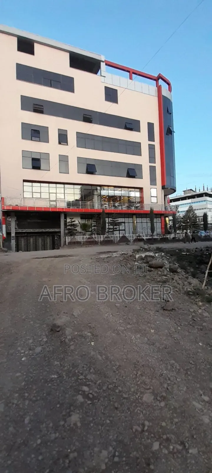 Commercial Building for Sell