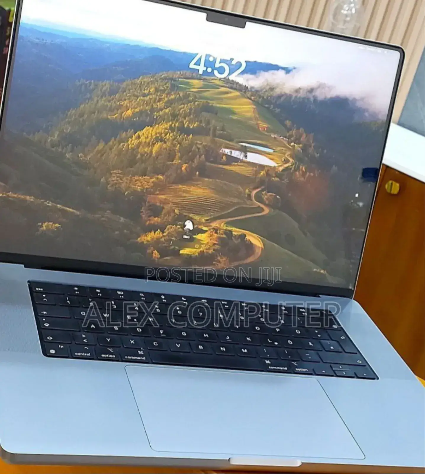 New Laptop Apple MacBook Pro M1 16GB Apple M1 Pro SSD 1T