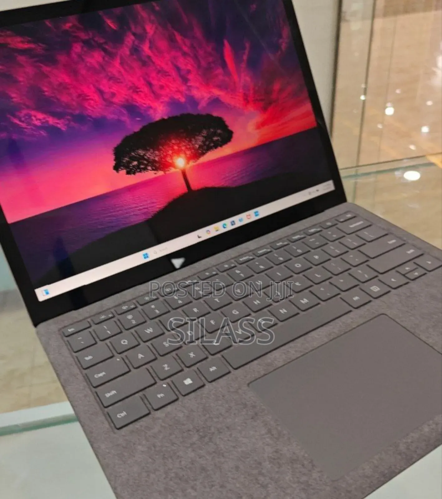 New Laptop Microsoft Surface 16GB Intel Core I7 SSD 512GB