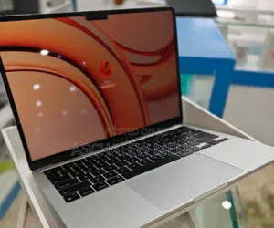 New Laptop Apple MacBook Air 2022 M2 8GB Apple M2 SSD 256GB