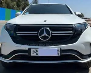 Photo - New Mercedes-Benz EQC EQC400 4MATIC 2023 White