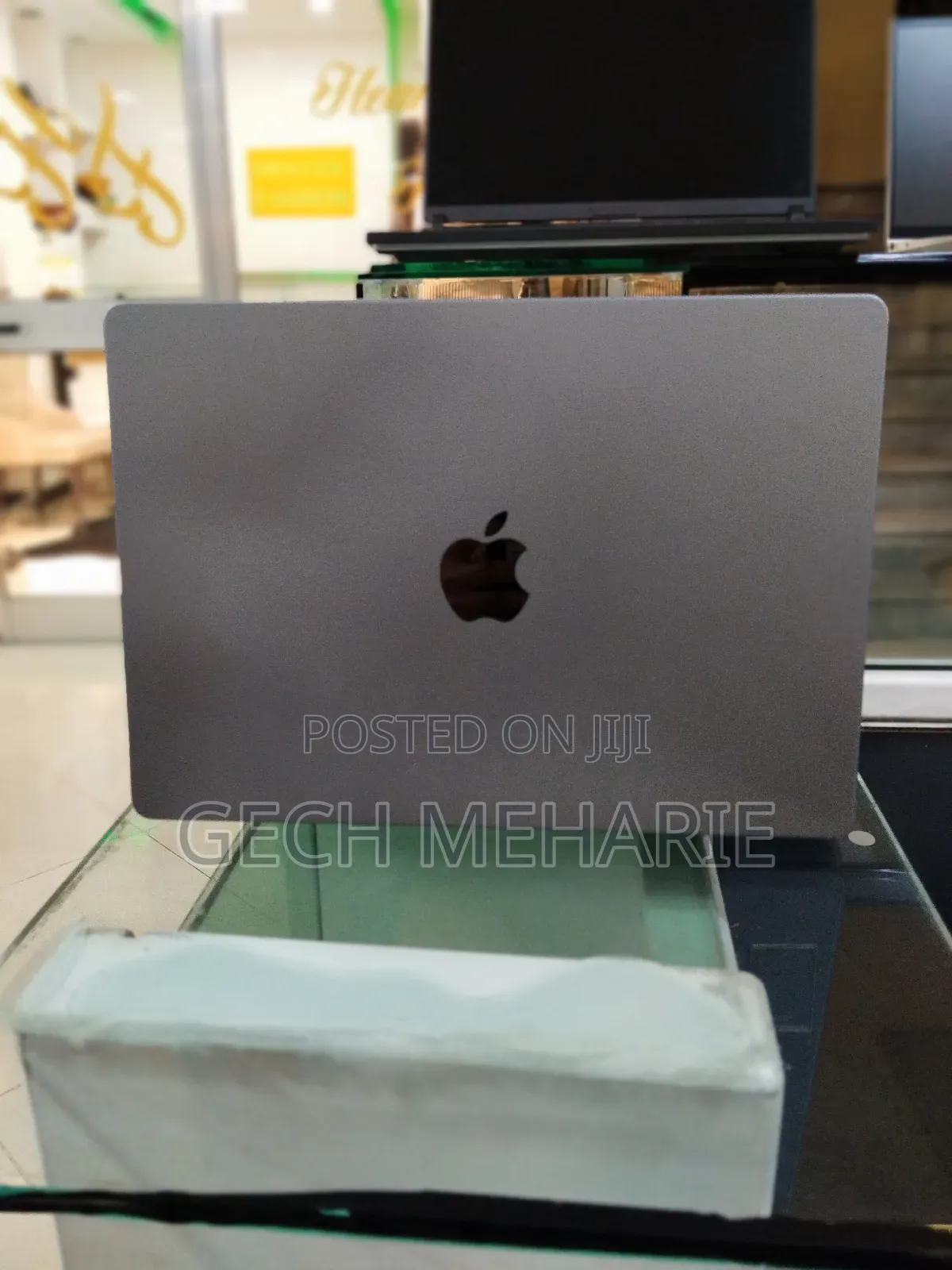 New Laptop Apple MacBook Pro M1 16GB Apple M1 Pro SSD 1T