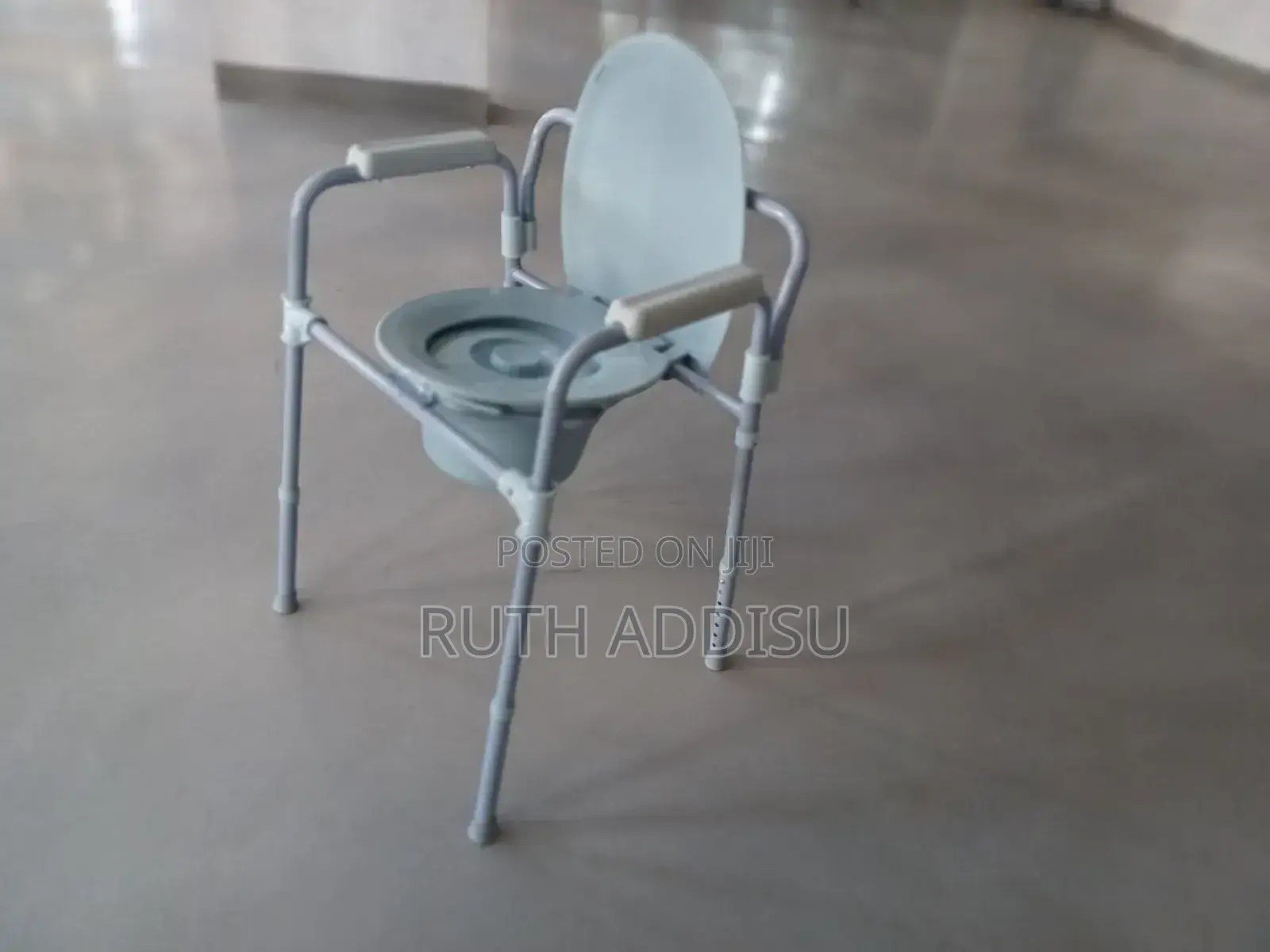 ባለ ፖፖ መቀመጫ ወንበር12commkde Chair21commode Chair22commkde Chair