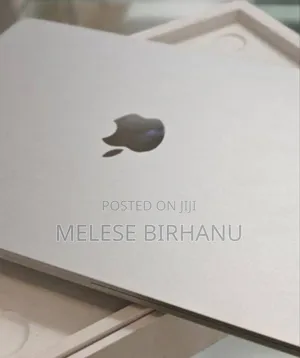 Photo - New Laptop Apple MacBook Air 2022 M2 8GB Apple M2 SSD 256GB