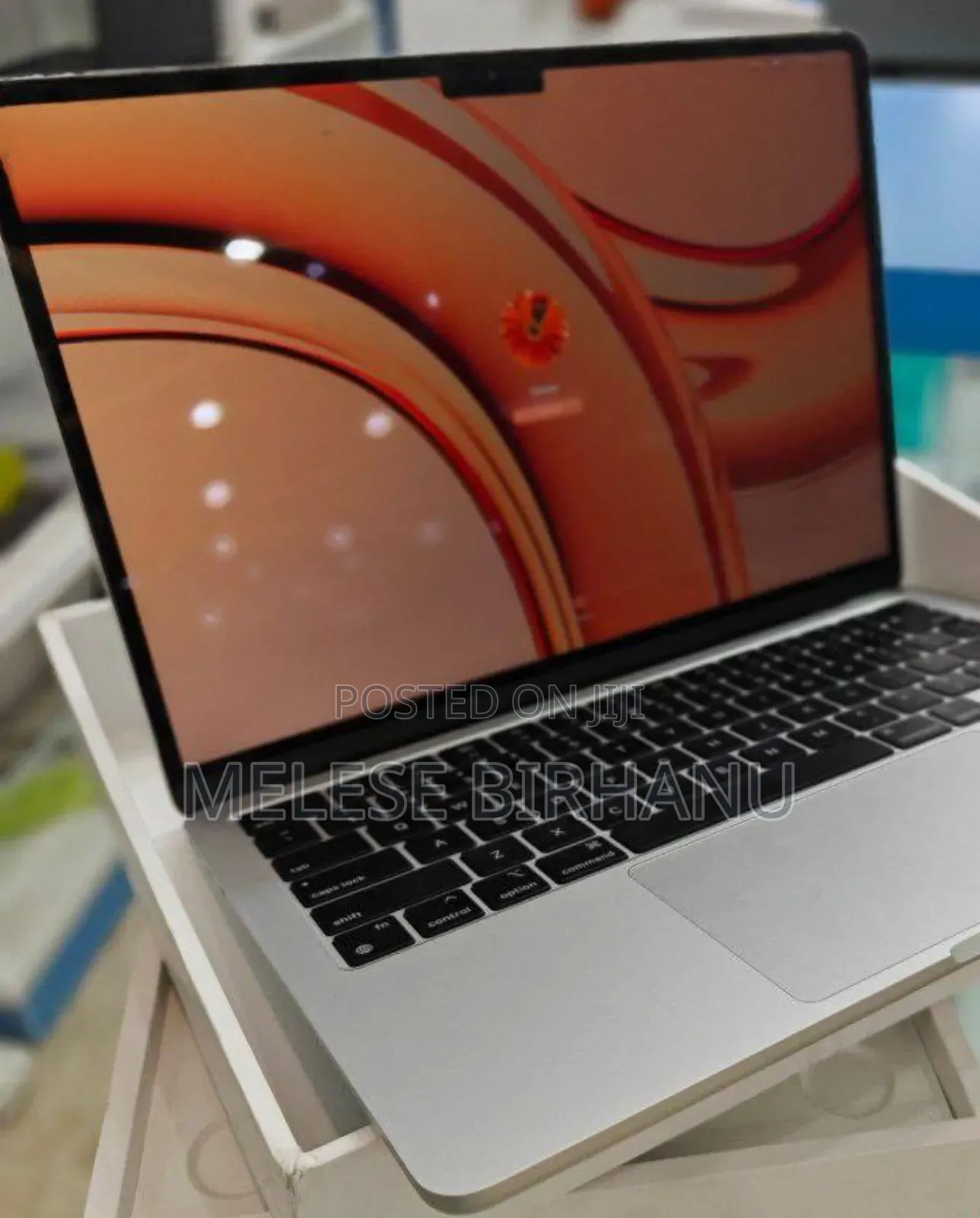 New Laptop Apple MacBook Air 2022 M2 8GB Apple M2 SSD 256GB