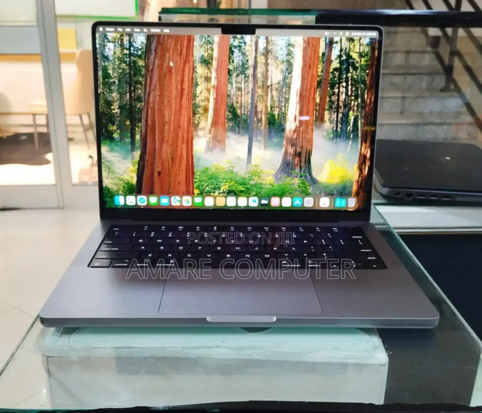 New Laptop Apple MacBook Pro M1 16GB Apple M1 Pro SSD 1T