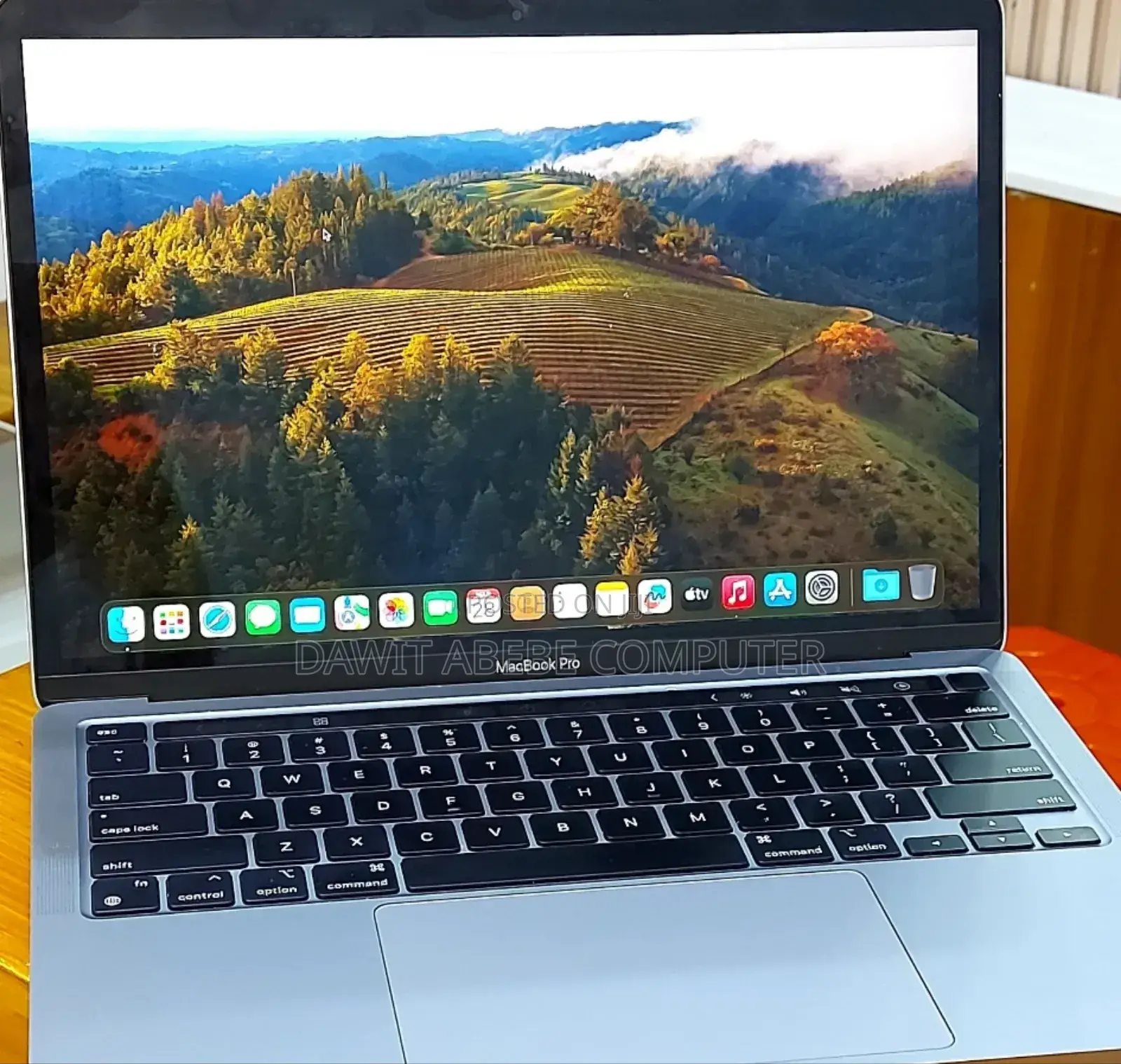 New Laptop Apple MacBook Air 2022 M2 8GB Intel Core I5 SSD 256GB