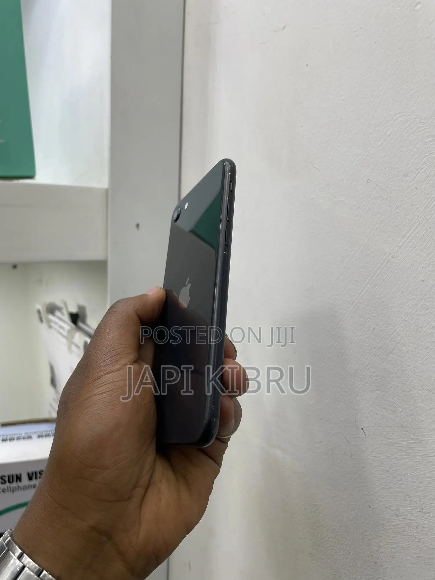 Apple iPhone SE (2020) 128 GB Black