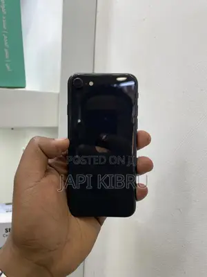Photo - Apple iPhone SE (2020) 128 GB Black