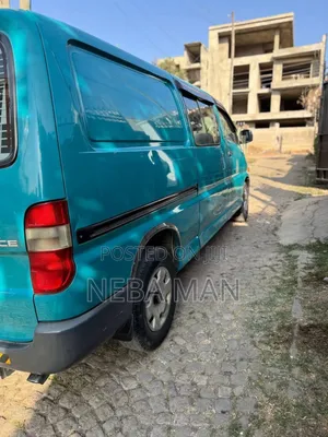 Toyota HiAce 2000