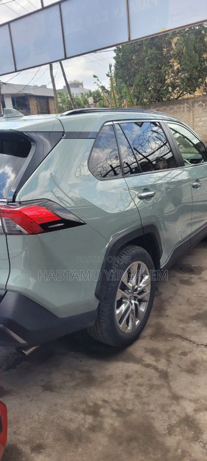 Toyota RAV4 2021 Green