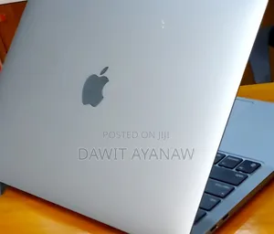 New Laptop Apple MacBook Pro 2022 M2 8GB Apple M2 SSD 256GB