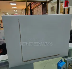 Photo - New Laptop Apple MacBook Air 2023 M2 8GB Apple M2 SSD 256GB