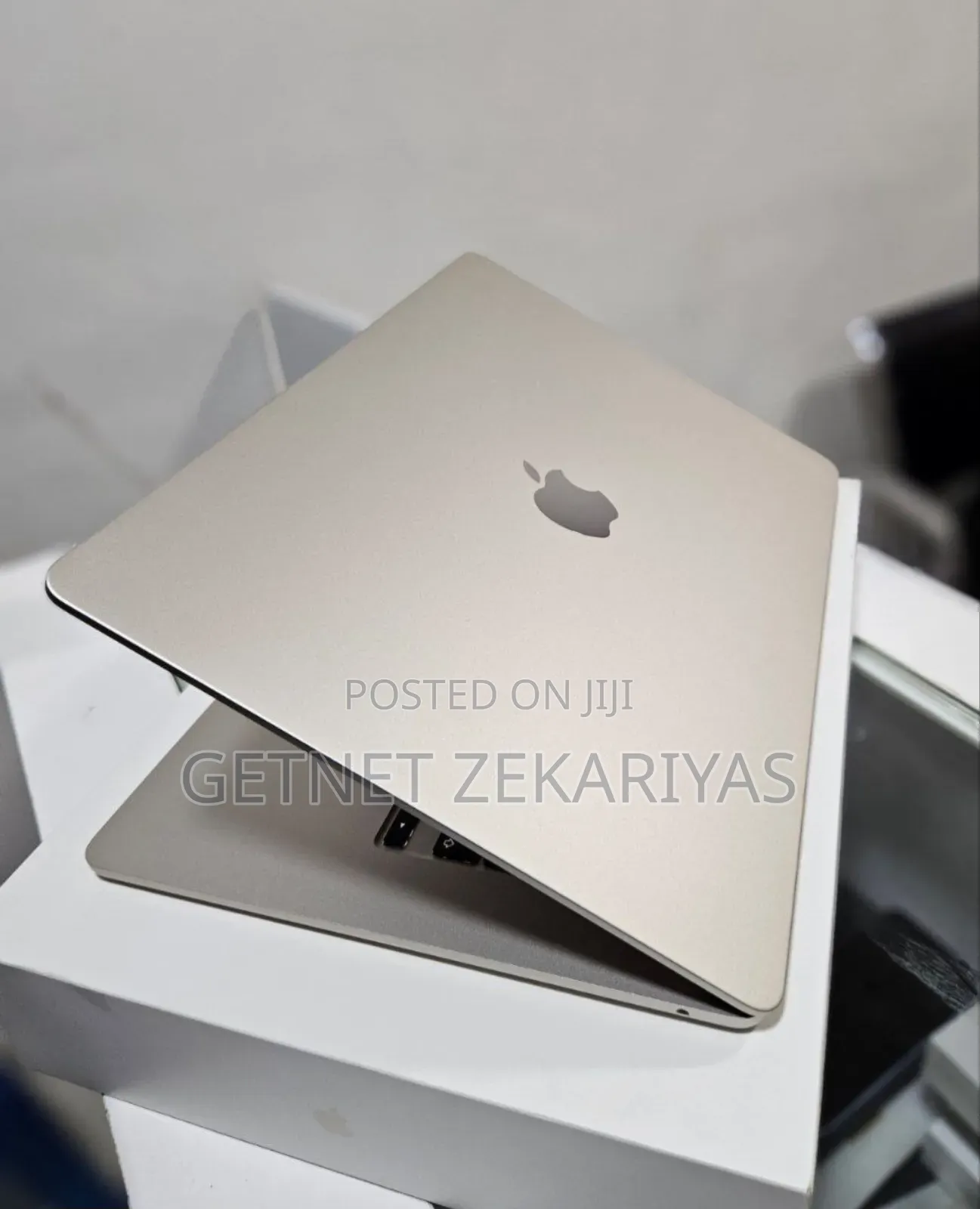 New Laptop Apple MacBook Air 2023 M2 8GB Apple M2 SSD 256GB