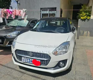 Suzuki Swift 2022 White