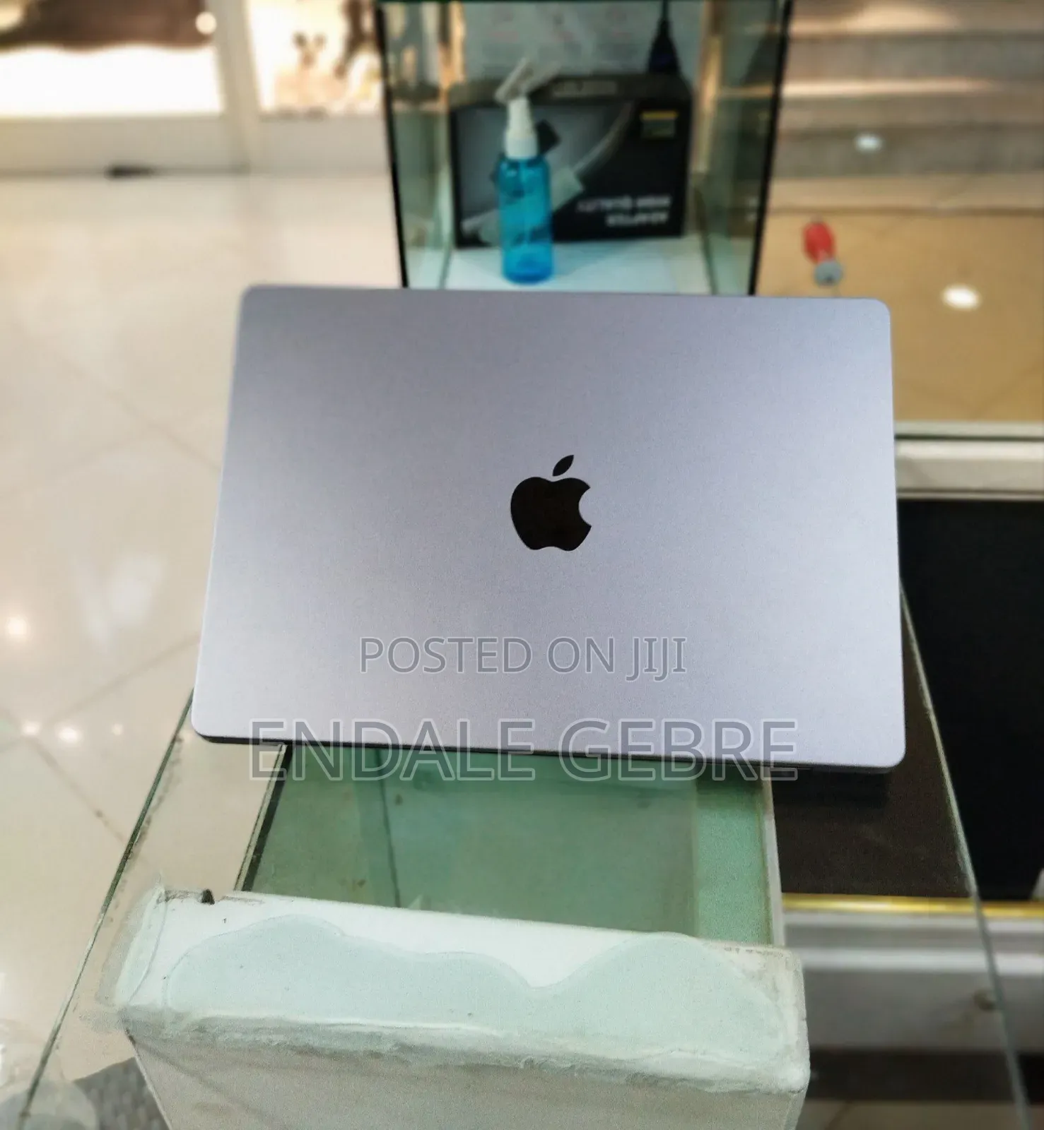 New Laptop Apple MacBook Pro 2020 M1 16GB Apple M1 Pro SSD 1T