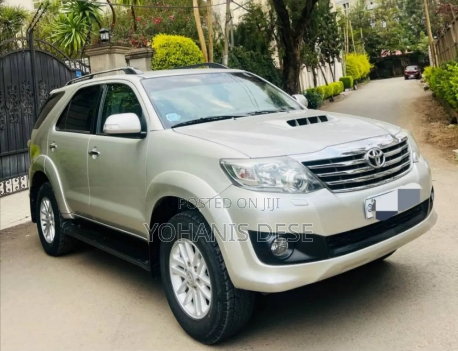 Toyota Fortuner 2012 Gray