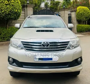 Toyota Fortuner 2012 Gray