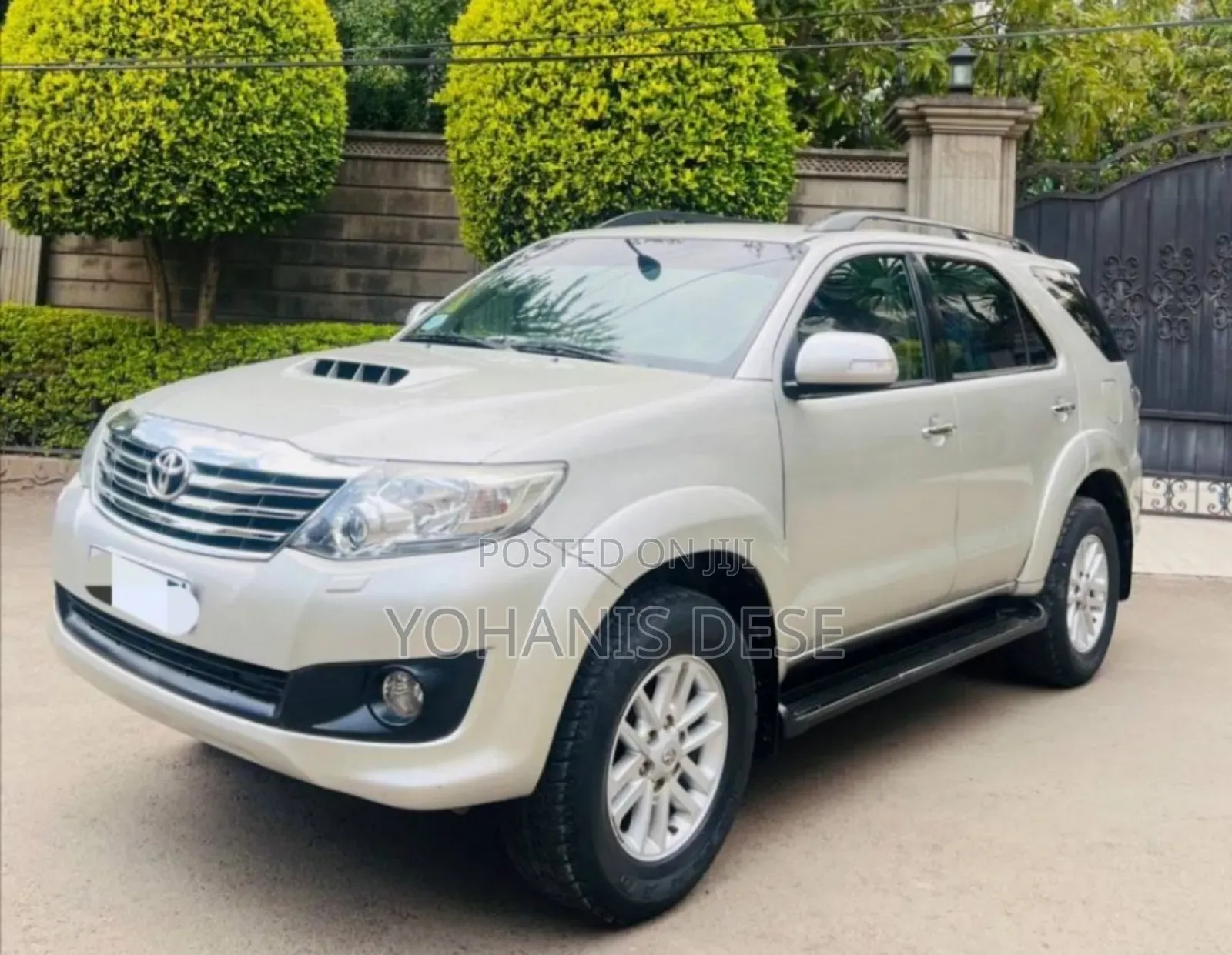 Toyota Fortuner 2012 Gray