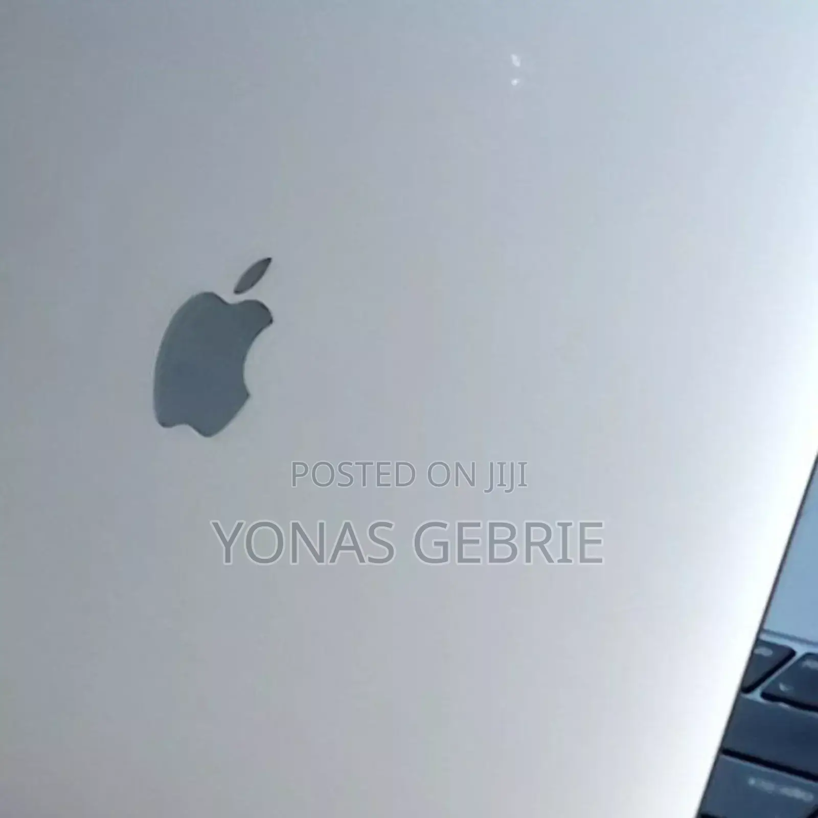 New Laptop Apple MacBook Pro 2022 M2 8GB Apple M2 SSD 256GB