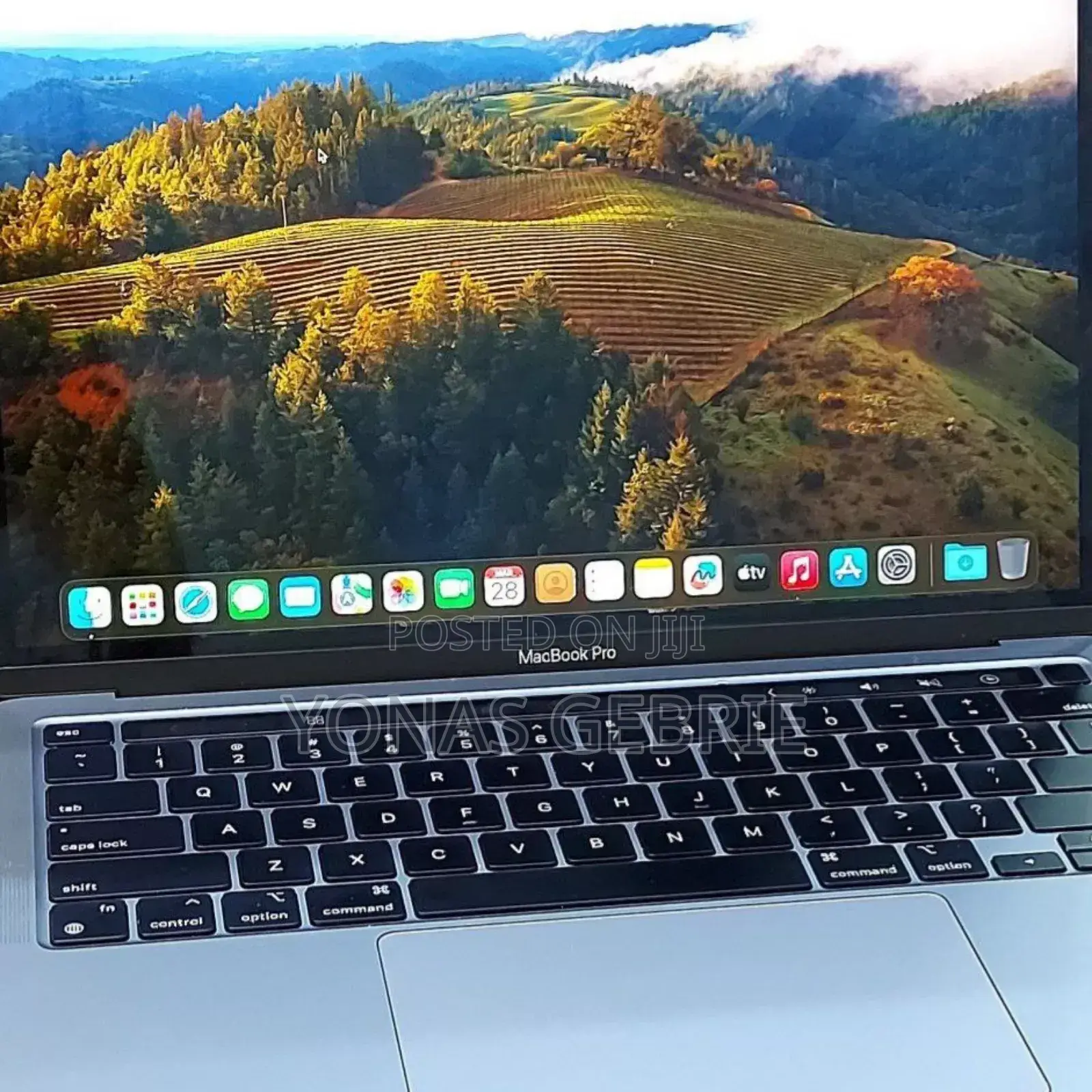 New Laptop Apple MacBook Pro 2022 M2 8GB Apple M2 SSD 256GB
