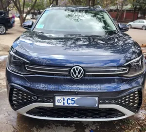 Photo - Volkswagen ID.6 2023 Blue