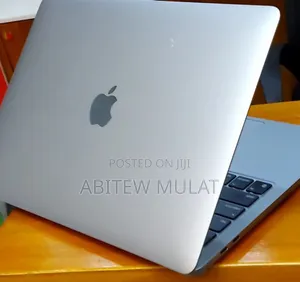 New Laptop Apple MacBook Pro 2022 M2 8GB Apple M2 SSD 256GB