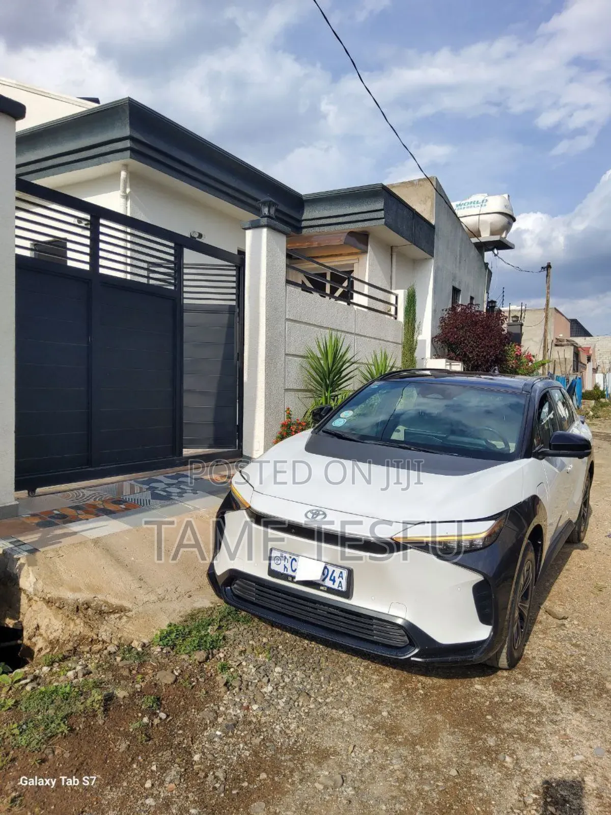 Furnished 3bdrm Villa in Summit አካባቢ Vila +ጫር, Bole for sale