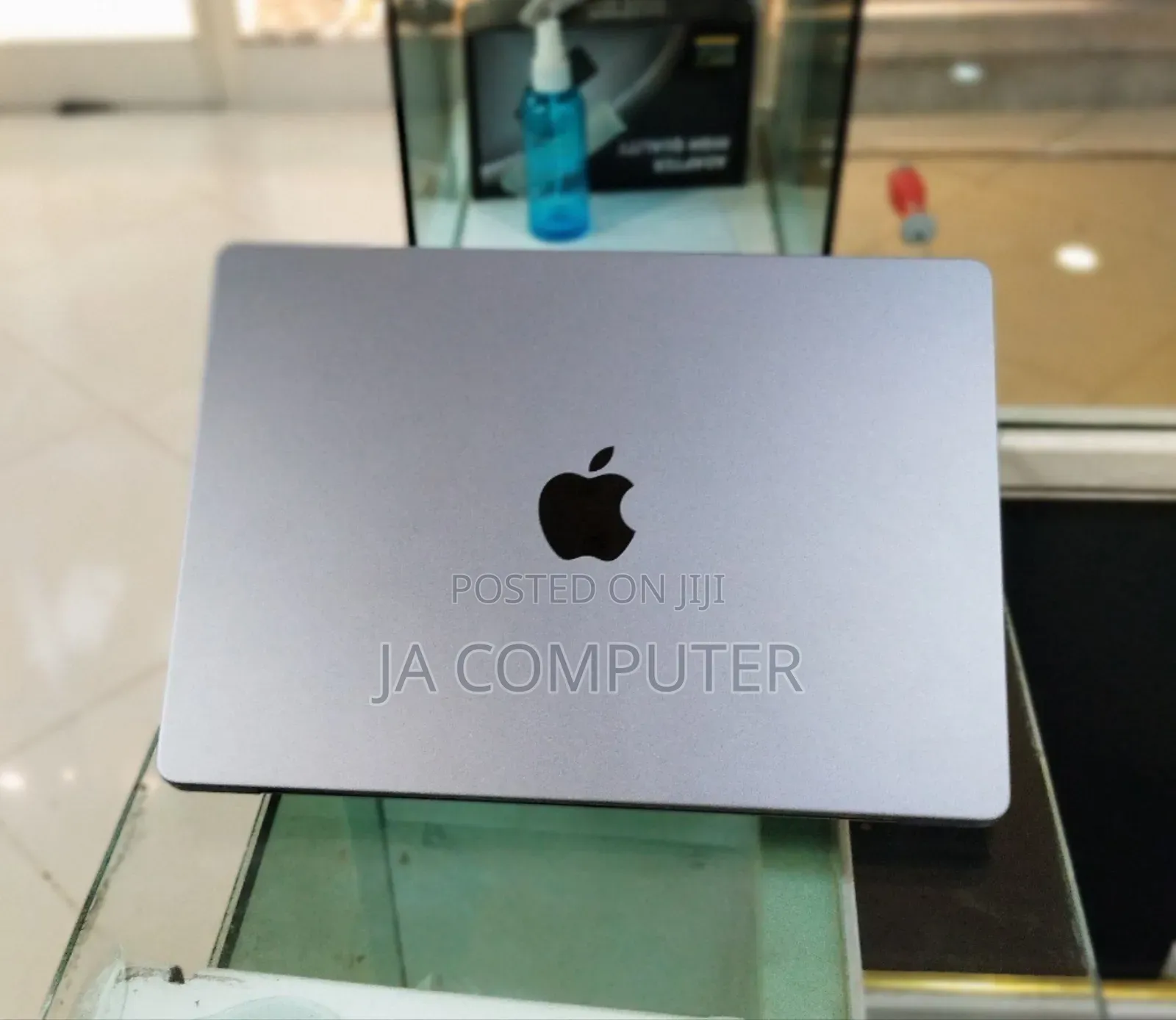 New Laptop Apple MacBook Pro 2020 M1 16GB Apple M1 SSD 1T