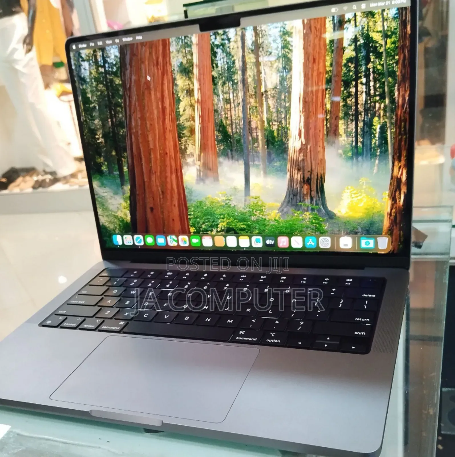 New Laptop Apple MacBook Pro 2020 M1 16GB Apple M1 SSD 1T