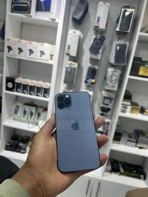 Photo - Apple iPhone 12 Pro 256 GB Blue