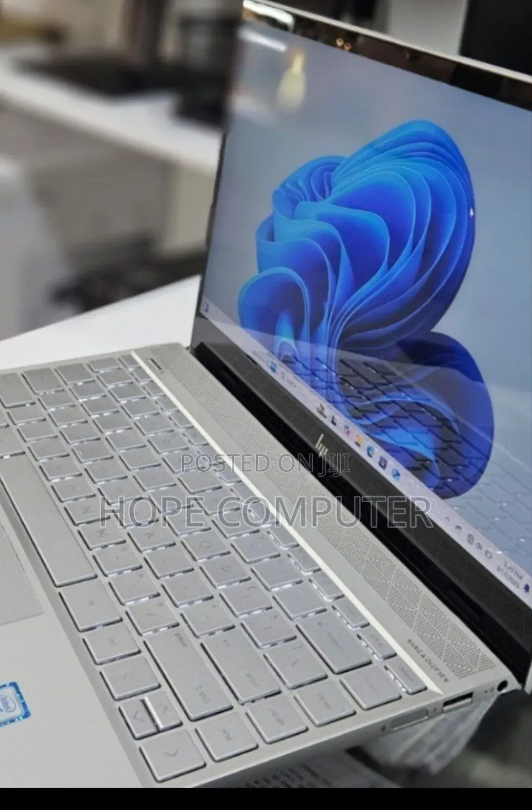 New Laptop HP Envy X360 8GB Intel Core I5 SSD 512GB