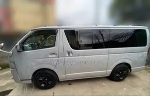 Photo - Toyota HiAce 2007 Silver