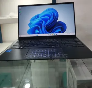 New Laptop Asus ZenBook UX330UA 8GB Intel Core I5 SSD 512GB