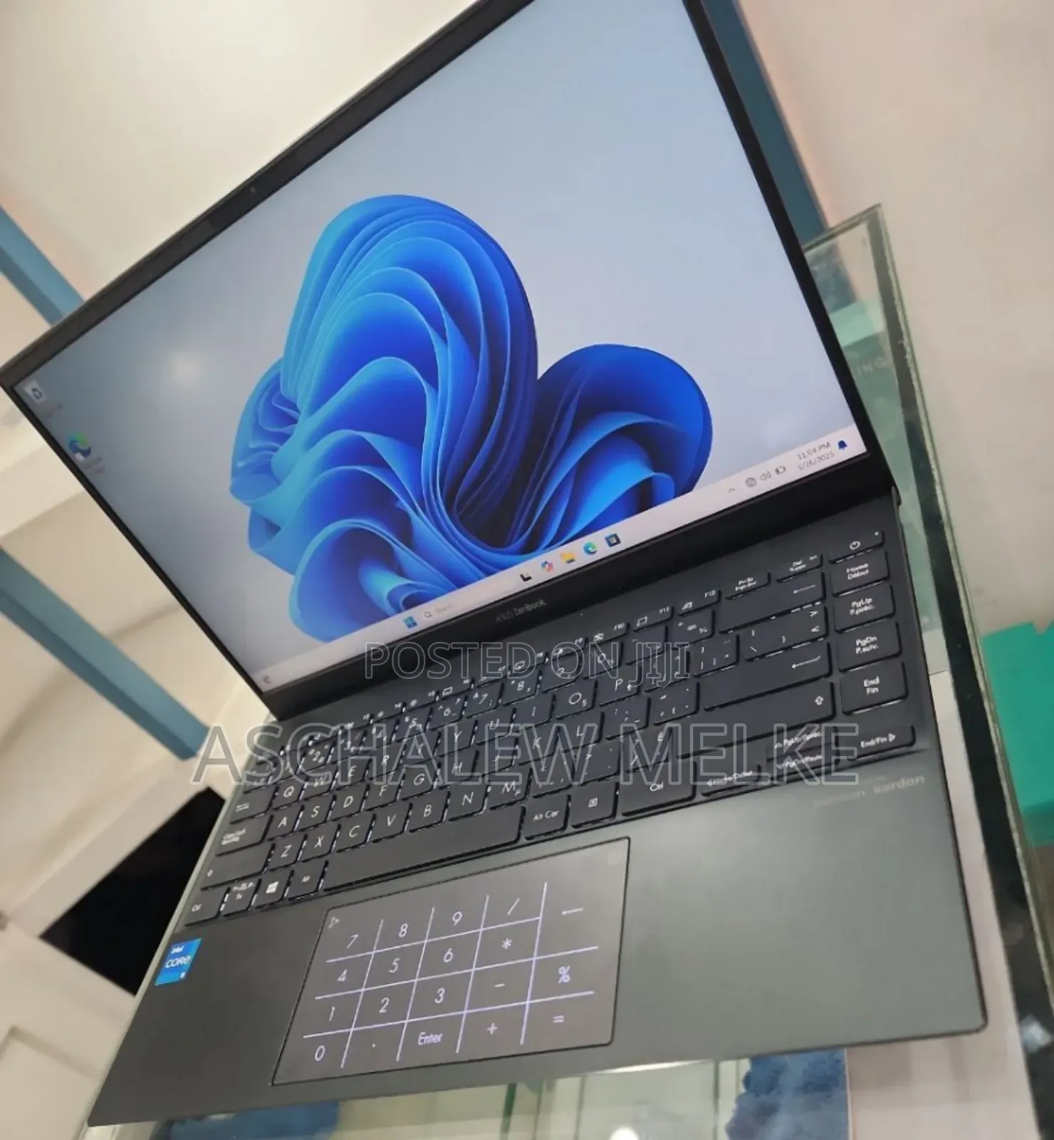 New Laptop Asus ZenBook UX330UA 8GB Intel Core I5 SSD 512GB