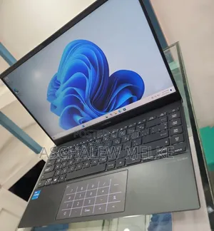 New Laptop Asus ZenBook UX330UA 8GB Intel Core I5 SSD 512GB