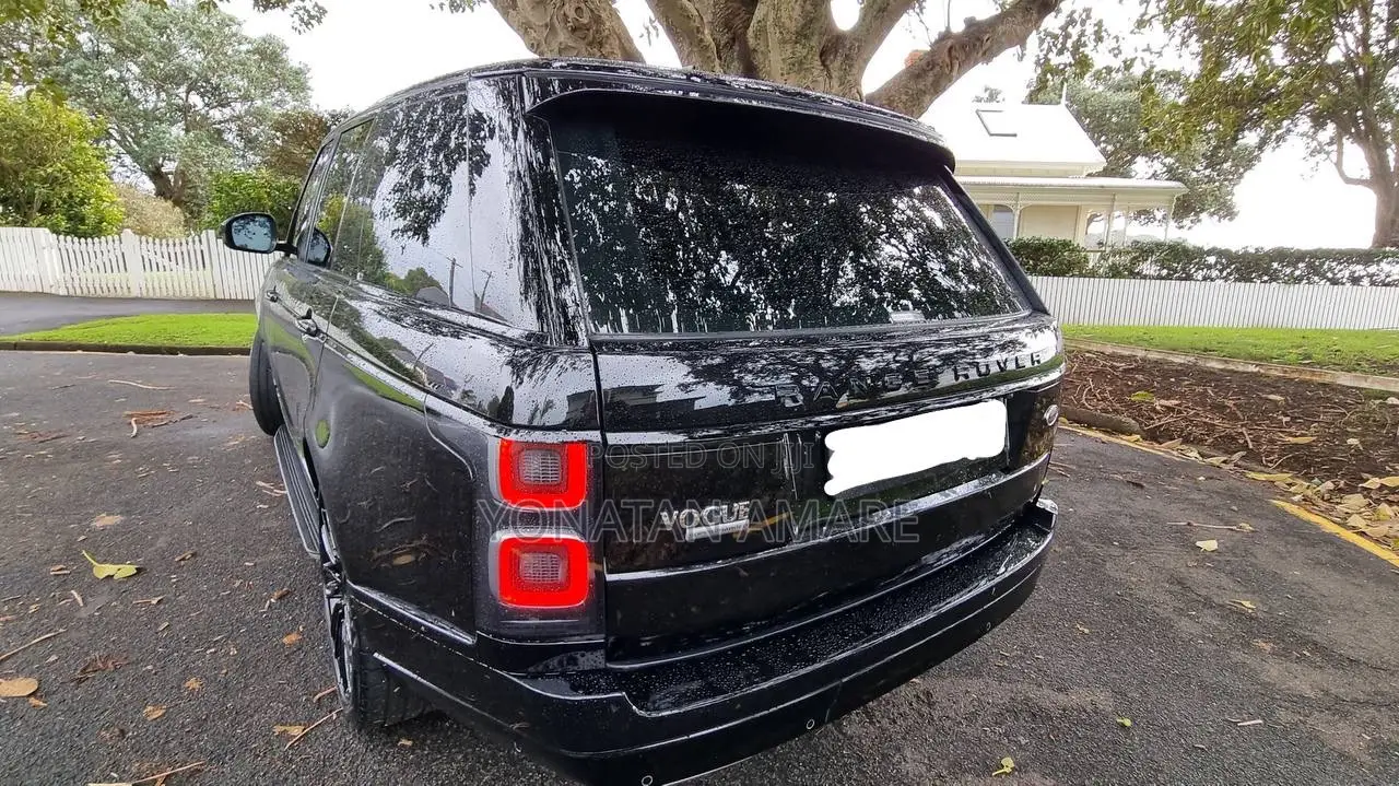 Land Rover Range Rover Vogue 2021 Black
