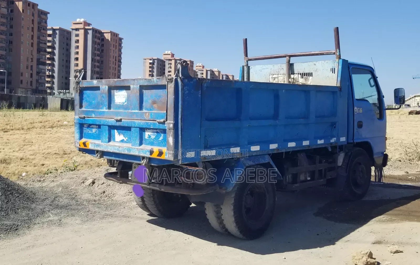 Isuzu NKR Gelbach (ትንሿ ገልባጭ)