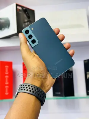 Photo - Samsung Galaxy S22 5G 128 GB Green