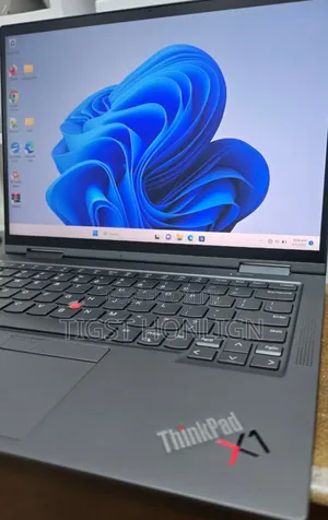 Photo - New Laptop Lenovo ThinkPad Yoga 32GB Intel Core I7 SSD 512GB