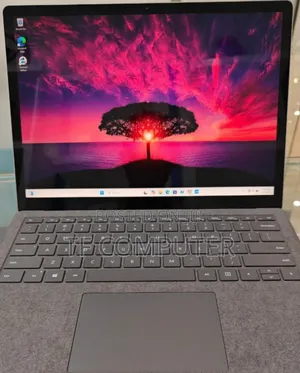 New Laptop Microsoft Surface 16GB Intel Core I7 SSD 512GB