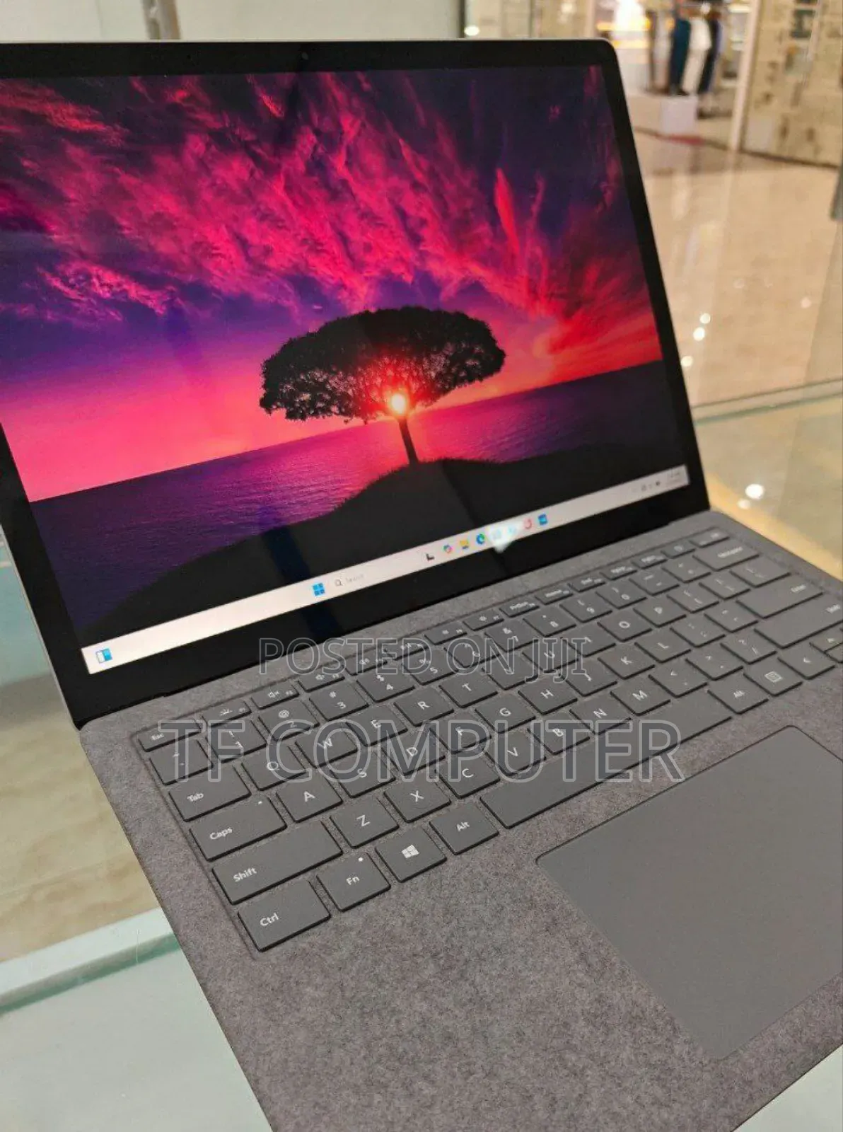 New Laptop Microsoft Surface 16GB Intel Core I7 SSD 512GB