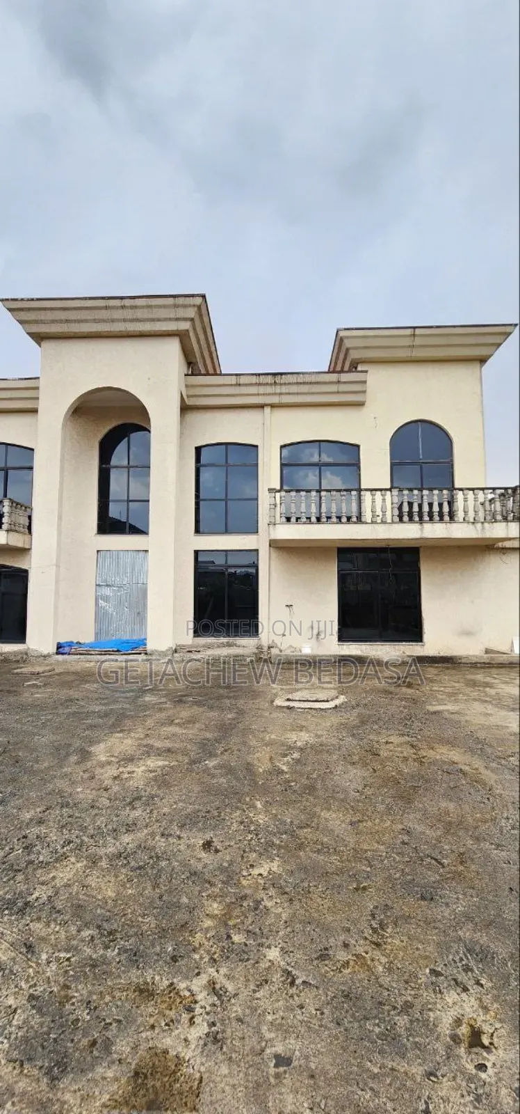 5bdrm House in Rosetts, Oromia-Finfinne for sale